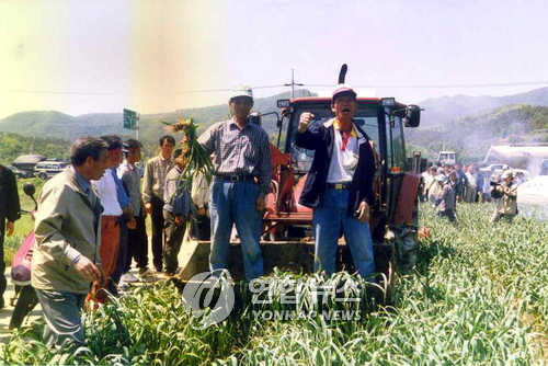 ��ƹϤ��G2011�~5��10��A�b�n���y�|�_�D�ät���s�筱�A�[�A�̩ޭ]��СA��ĳ�i�f����j�[�C�]���p���^