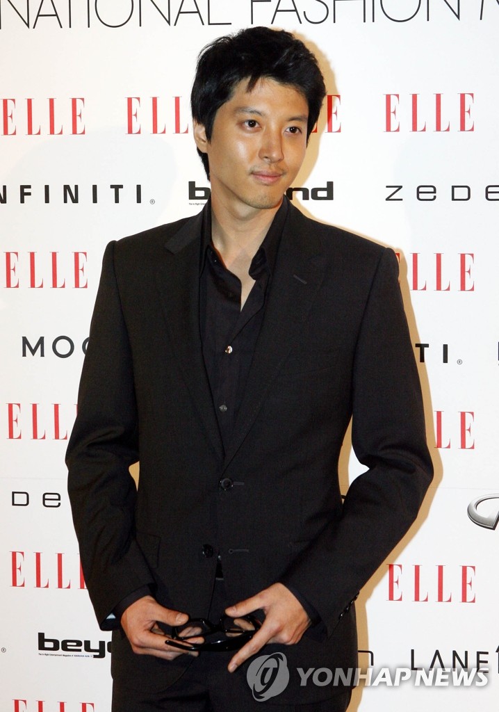 ���F���X�uELLE�ХZ�s�b