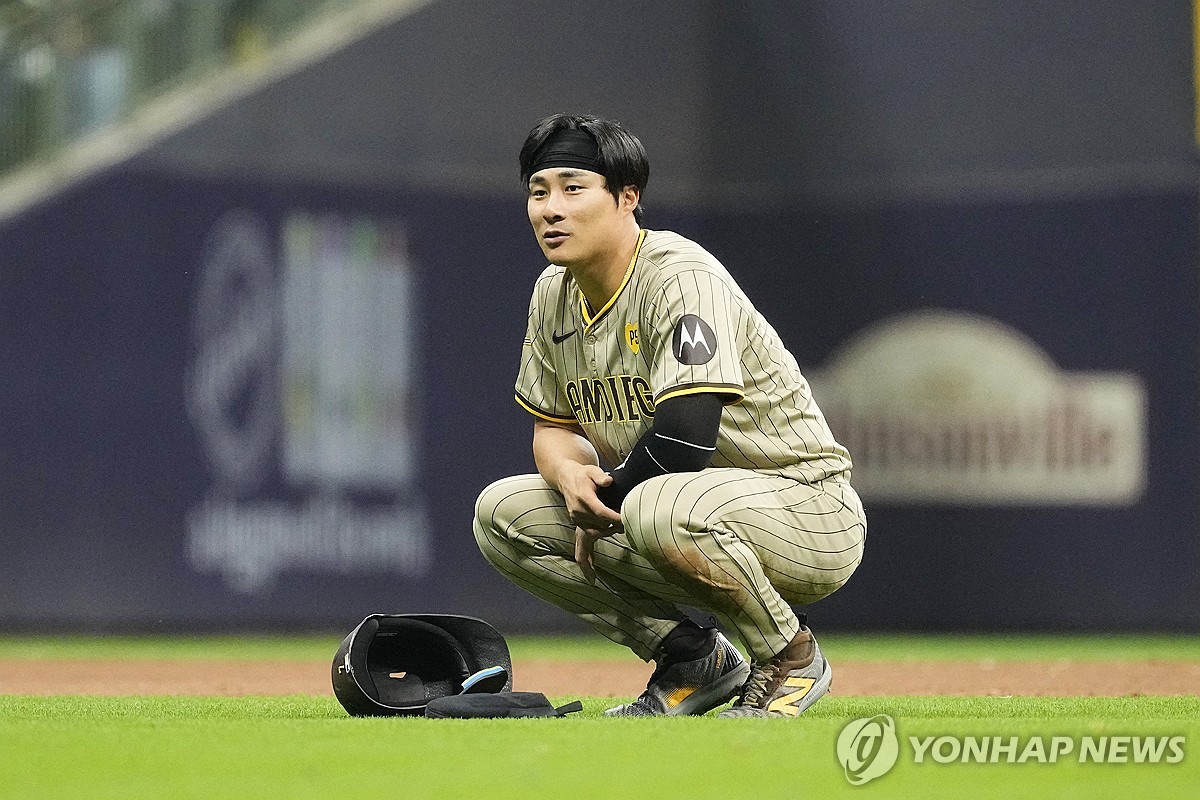 BASEBALL-MLB-MIL-SD/