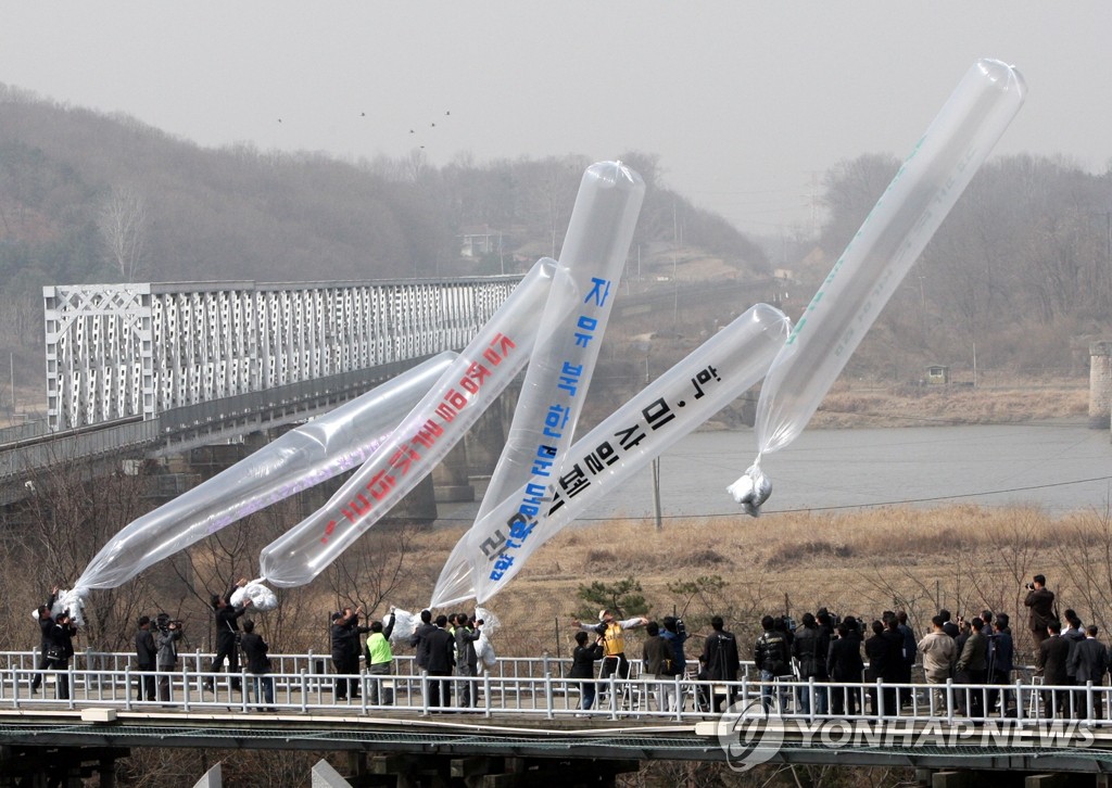 �O�u����A���񭸹�¶ǳ�