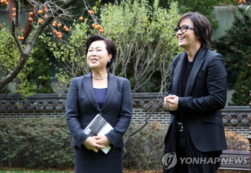 �p�i�T�����Ĥ@�ҤH������