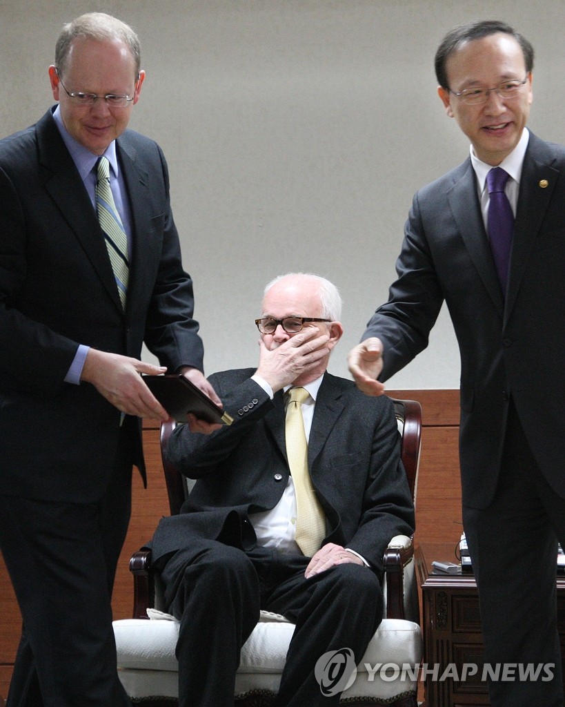 통일부장관 만난 보즈워스 대북특사