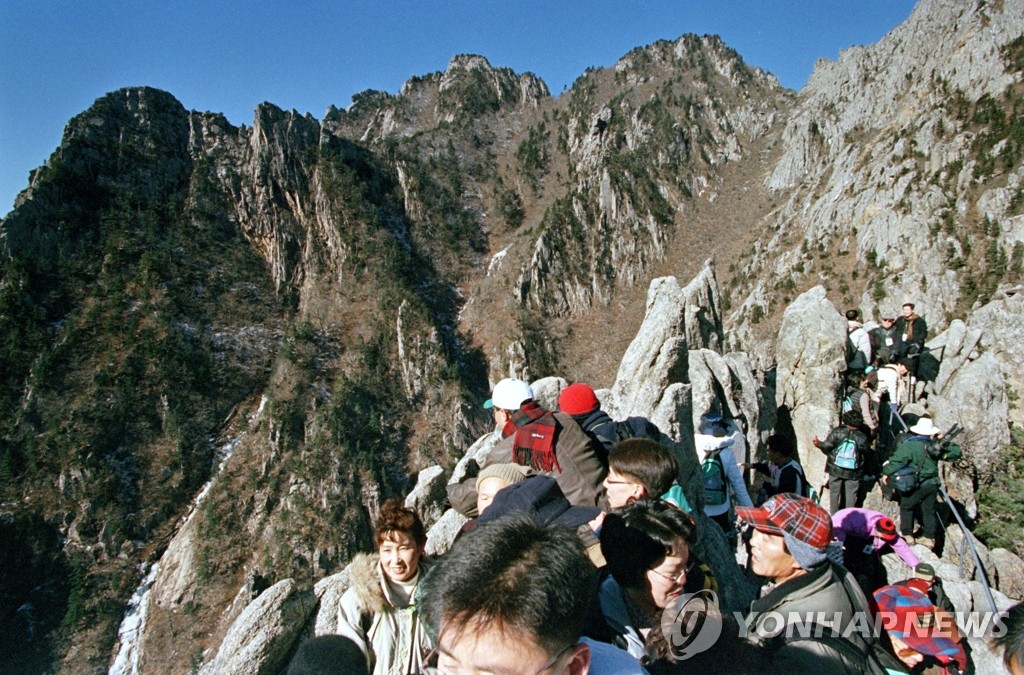 금강산 '몰수' 압박.."새 사업자와 관광사업"