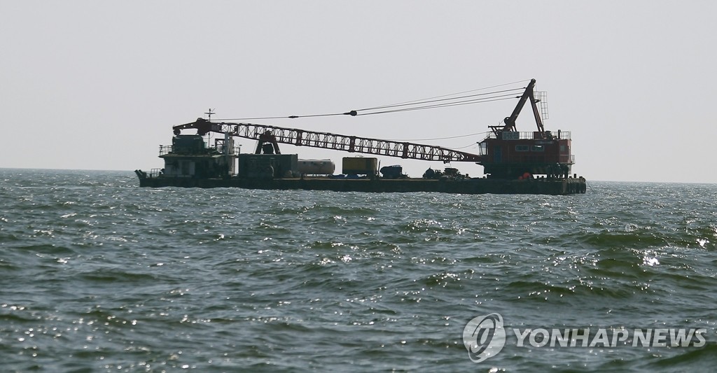 천안함 인양작업 이번에는 파도가 심술