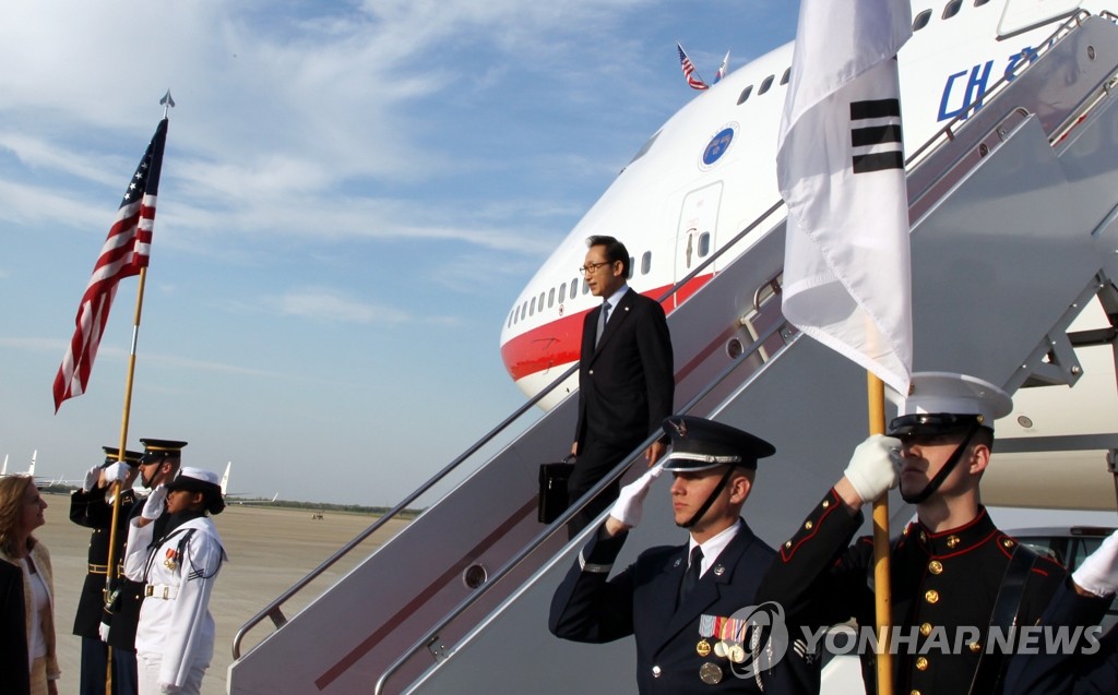 미국 도착한 이 대통령