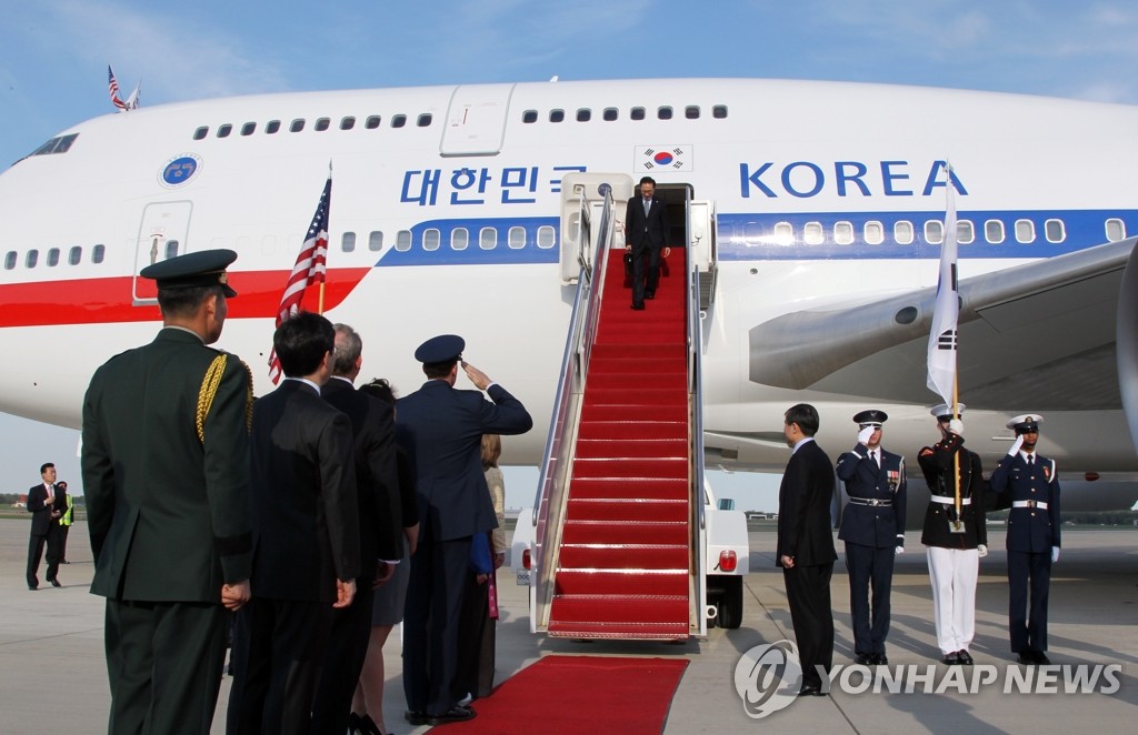 미국 도착한 이 대통령