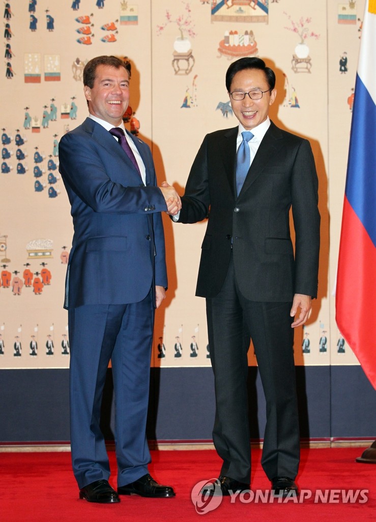 李明博總統會見梅德韋傑夫