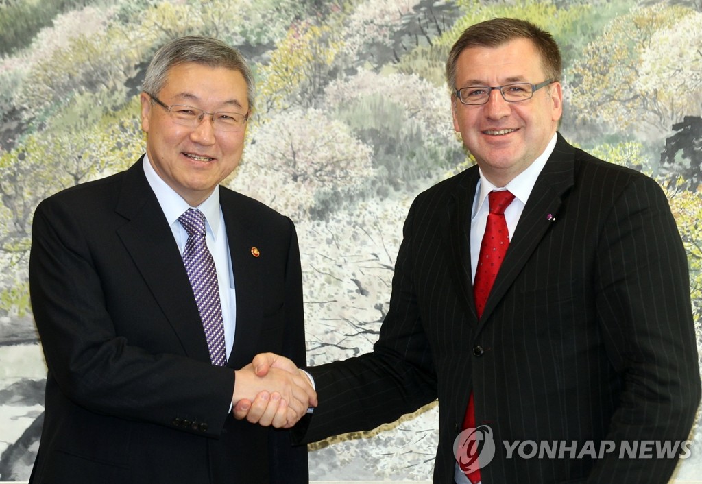 ��-��Q�ɥ~���|��