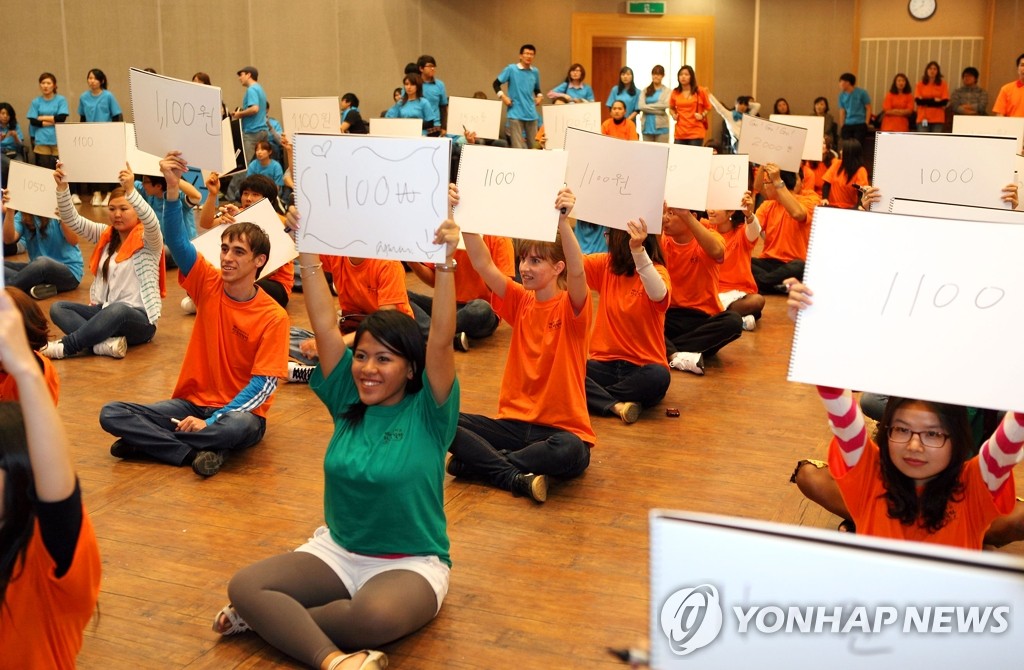 �����y����