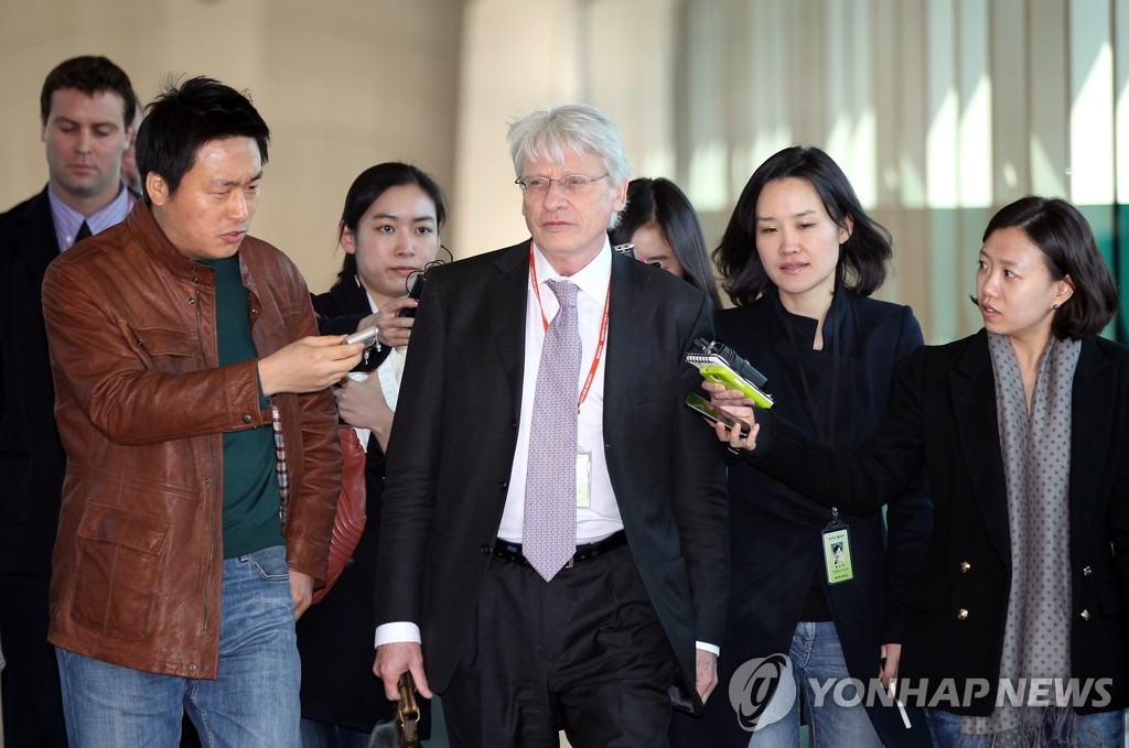 ���Ѷ��Τu�@�ճX�ݥ~�泡