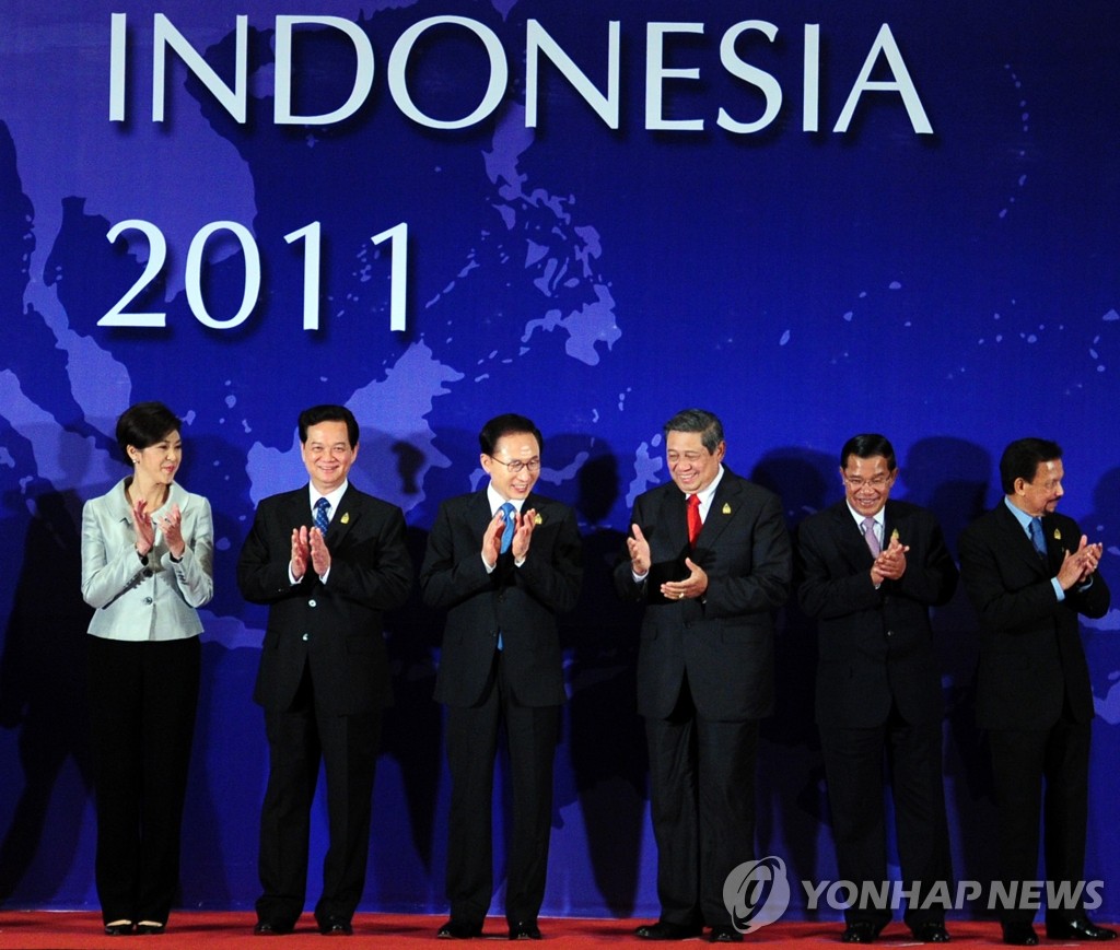 �����եX�u��-�F����ɤH�|ĳ