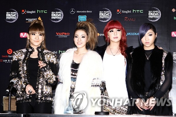 2NE1�ծu2011MAMA
