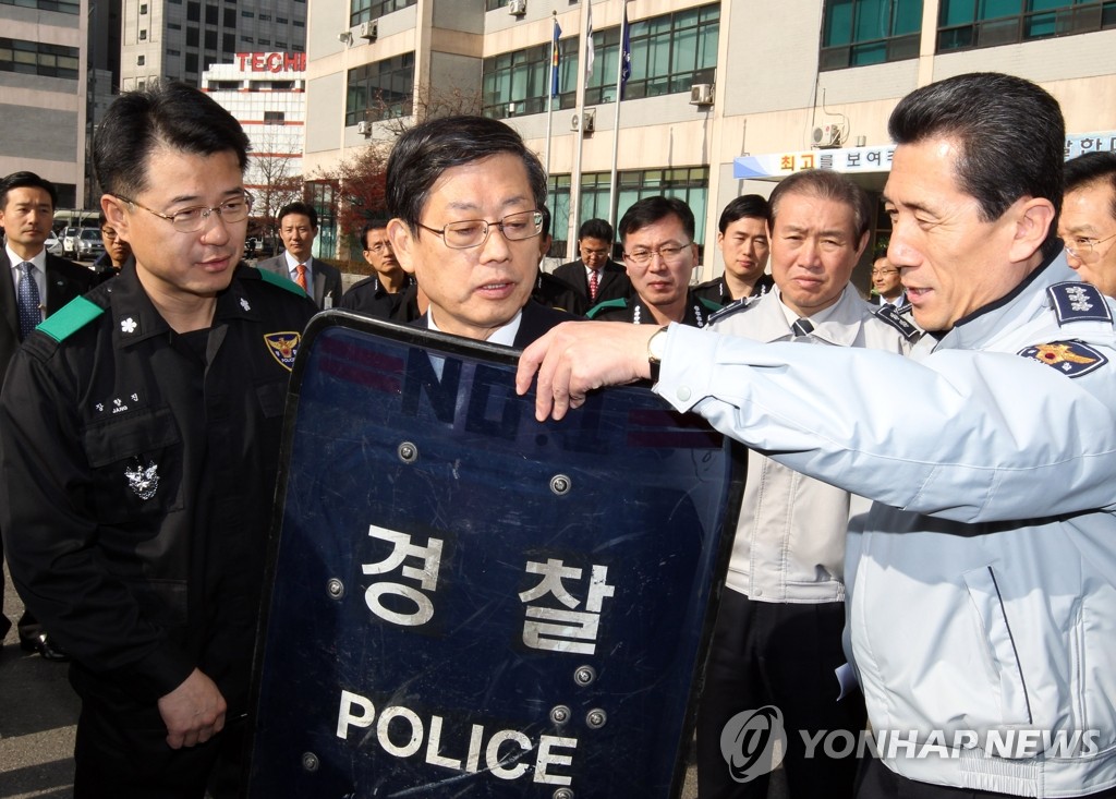 ����`�z�X��ĵ���U���ʥ���