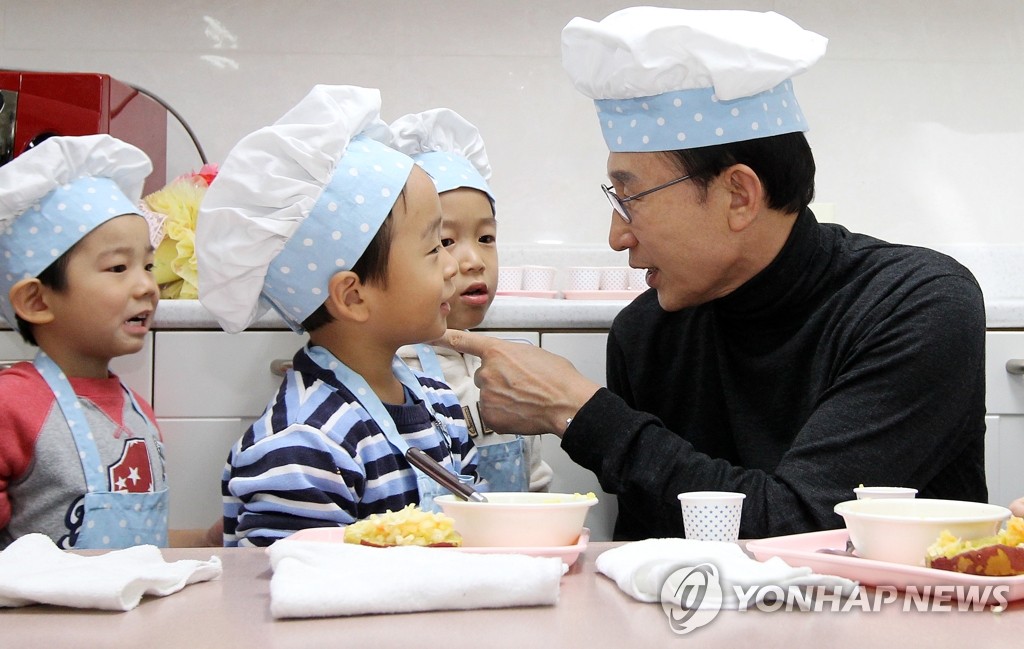 李明博總統當一日廚師