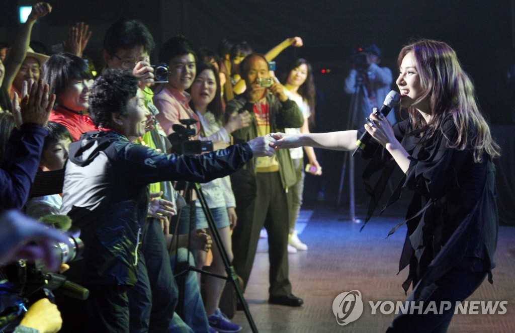 �q��Gummy�ۼ��R��