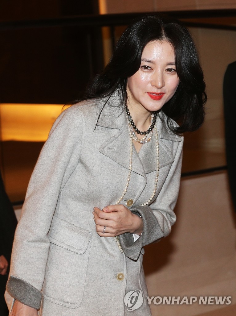 ���^�R���ܻP���s���u�@�i�߮b