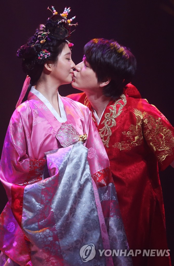 �c��M�}��