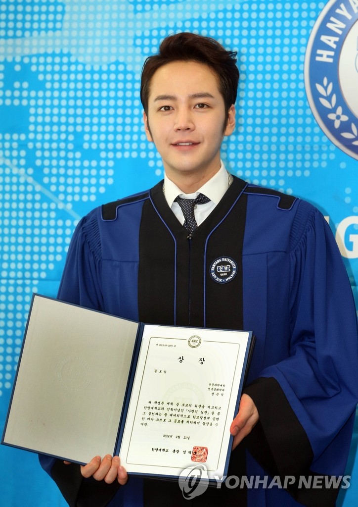 �i�ںӤB�@�t�j�ǲ��~