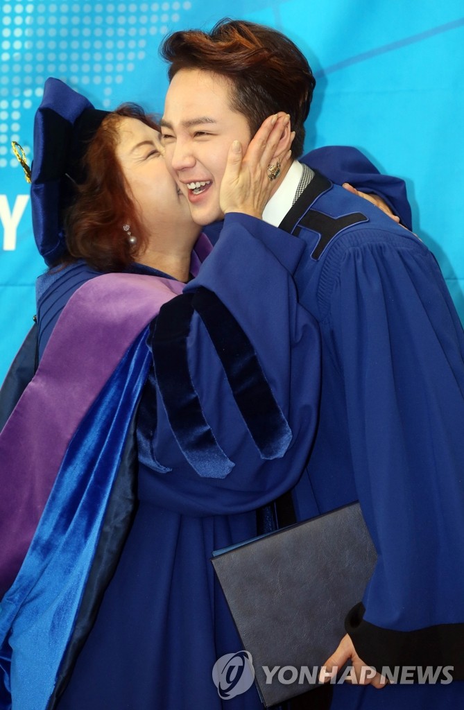 �i�ںӤB�@�t�j�ǲ��~