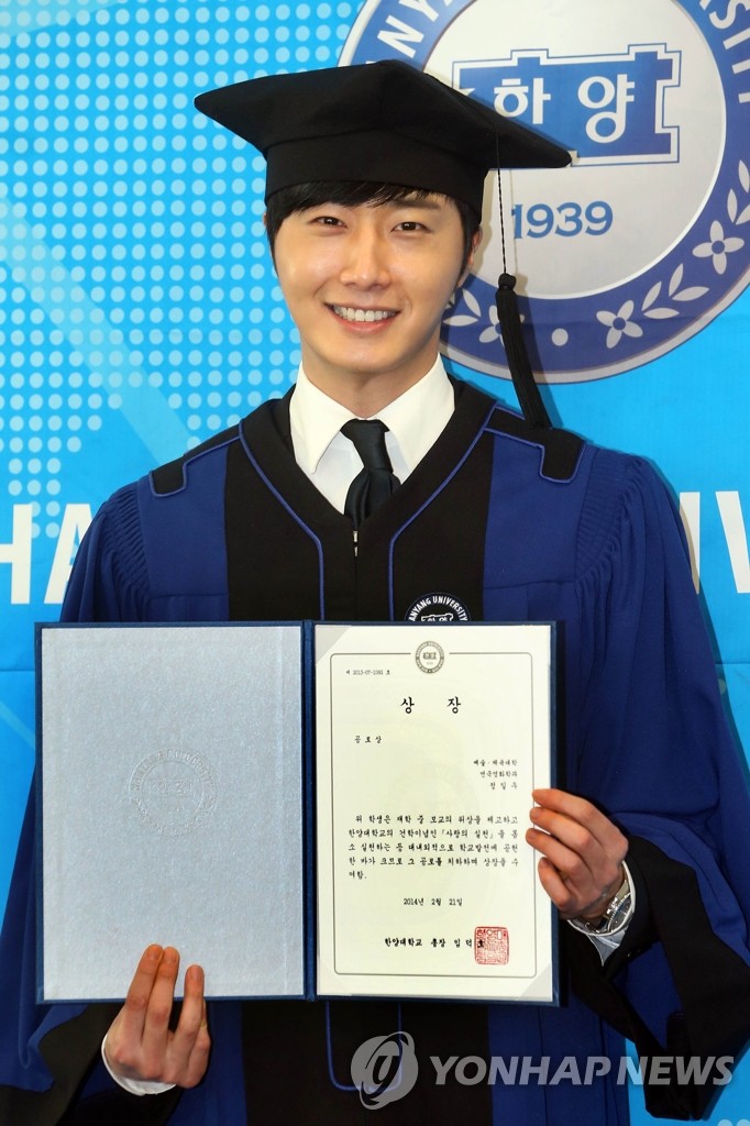 �i�ںӤB�@�t�j�ǲ��~