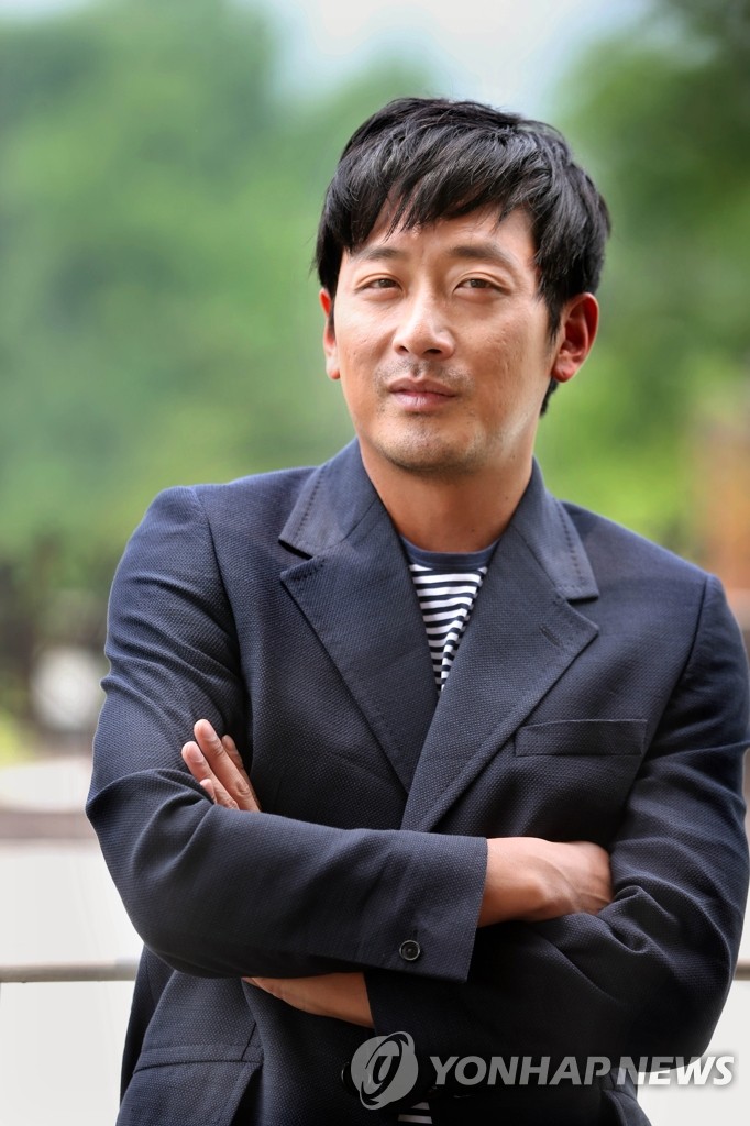 電影《群盜》主演河正宇