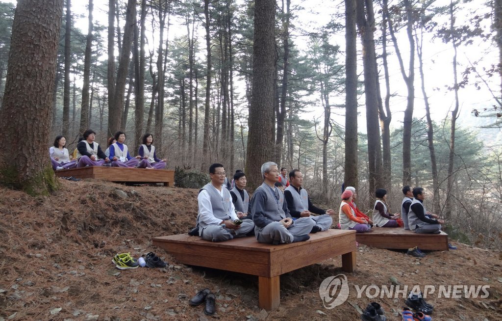 �C�Ȧb���Q����顨�ѥ[�߷Q���笡�ʡ]���p���O�̦��t�b��^