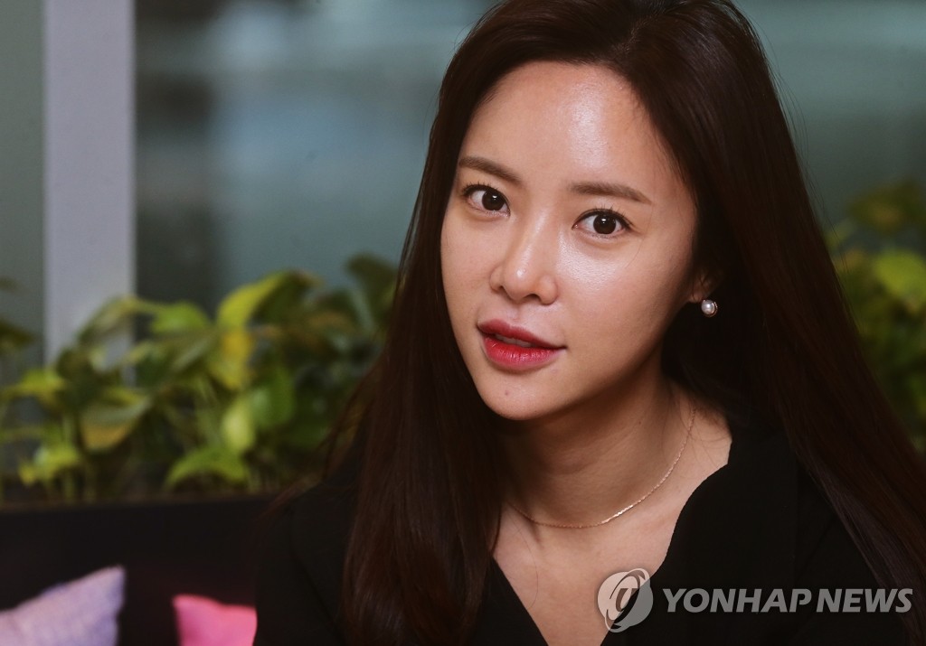 �t��������