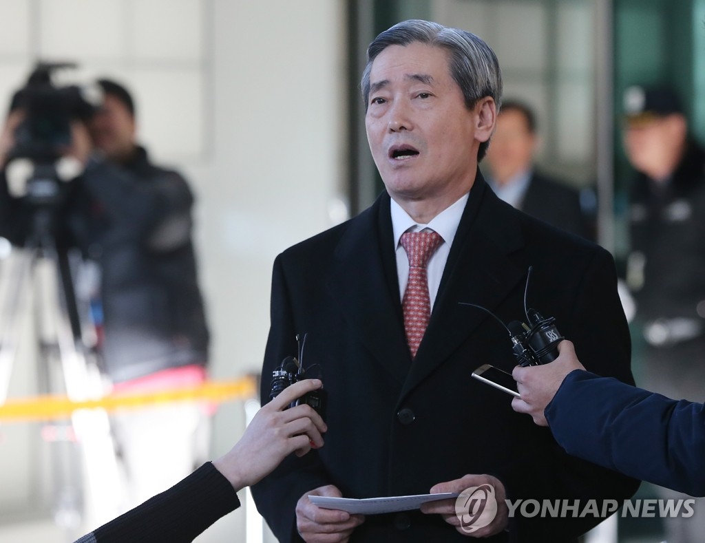 �{�N�o�s����������^��