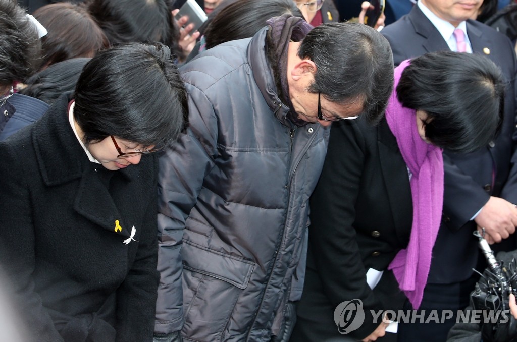 ���ζi�ҤH�h�C�Y�P�N