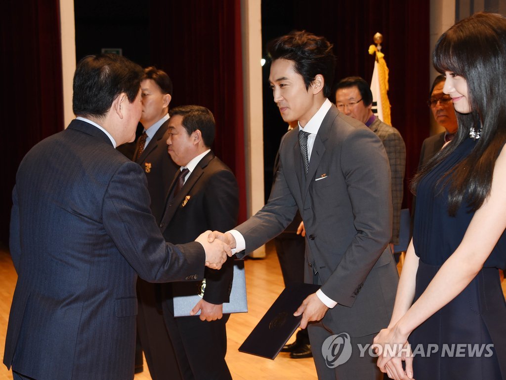 ���Ӿ����`�Ϊ���