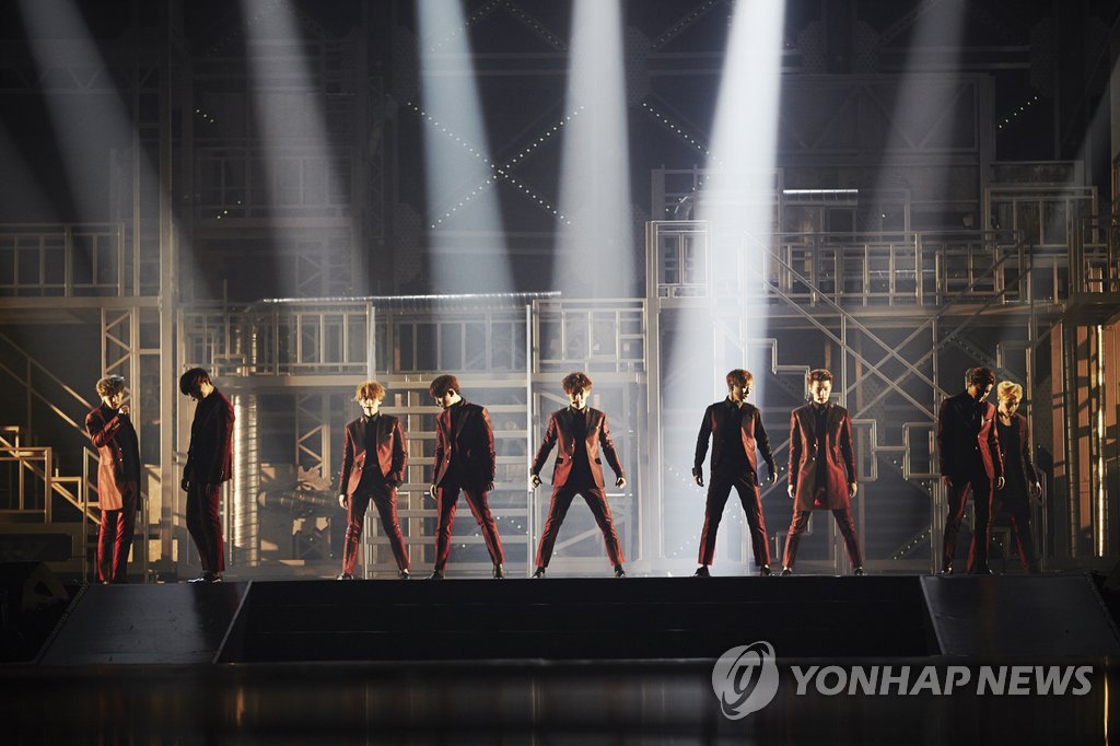 EXO�ĤG����W�t�۷|