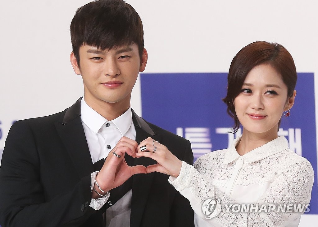 �}����M�i�R��