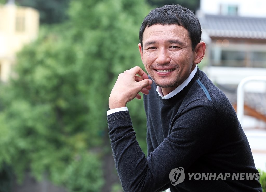 《老手》連續26天領跑南韓票房榜 觀影人數破千萬 - 2