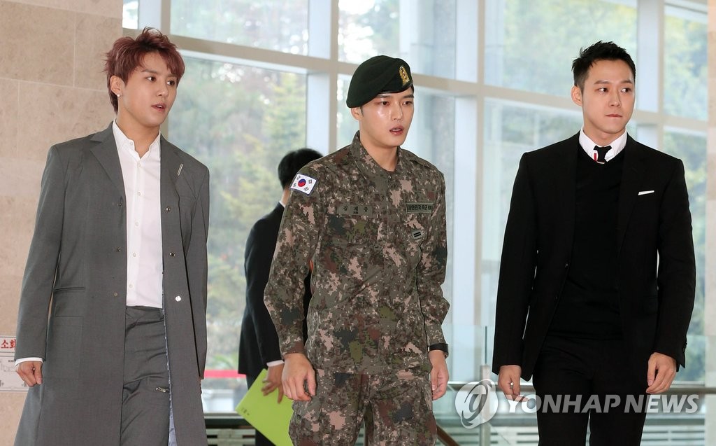 JYJ�����E���X�u�{��§