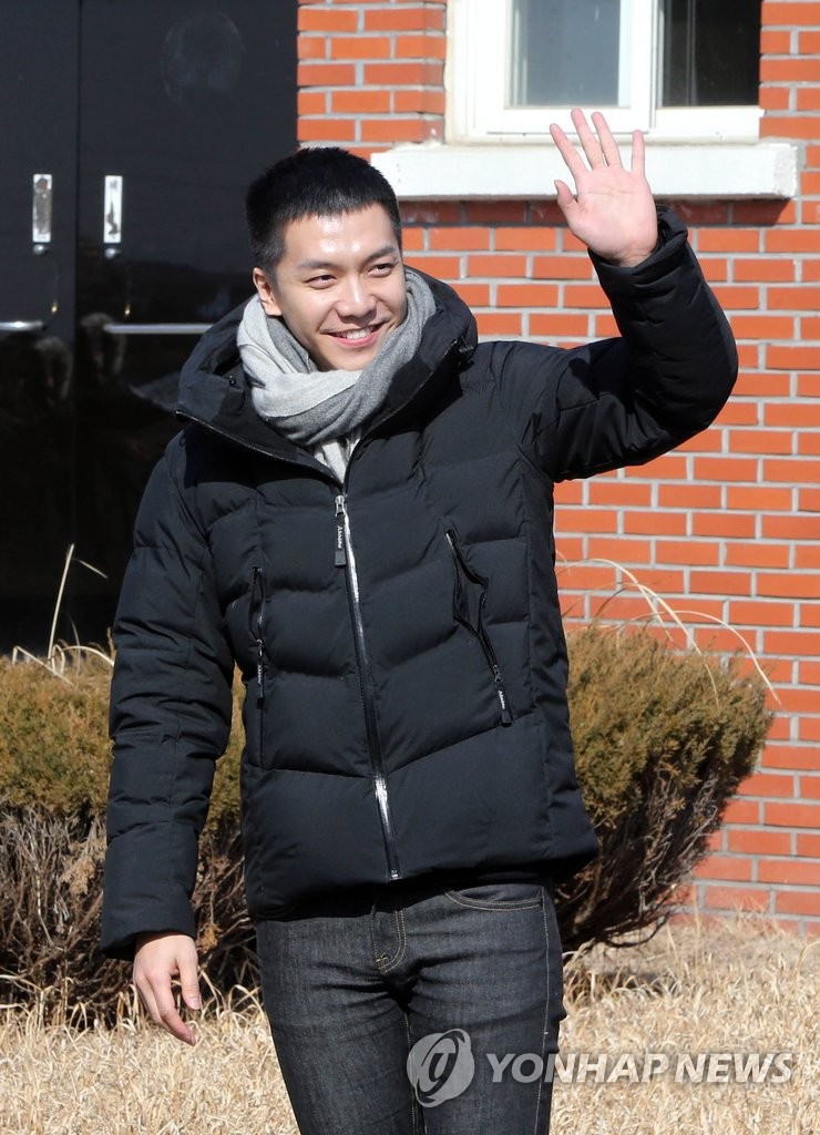 ���@��J��i�O����