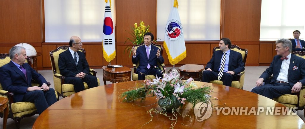 ���~���|���n������D�ڷ��j��