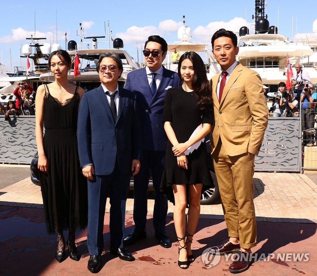 ���q�v�m�p�j�n�@�իG�۱���