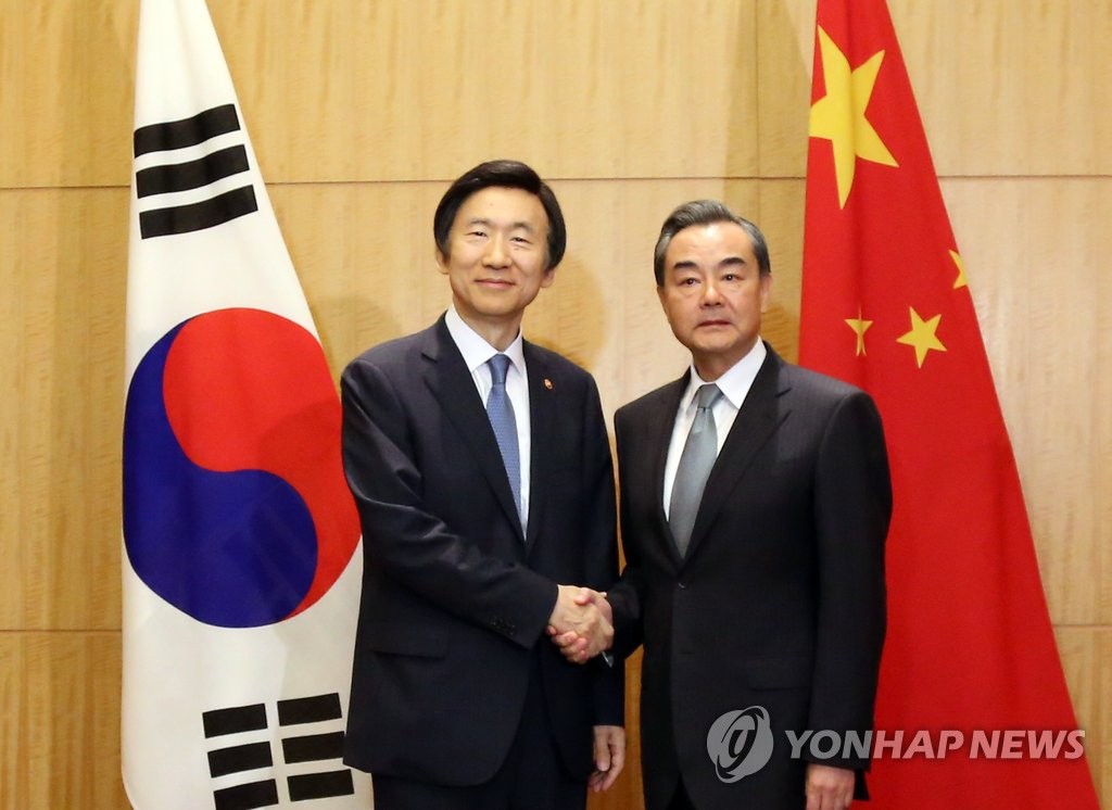 �����~������