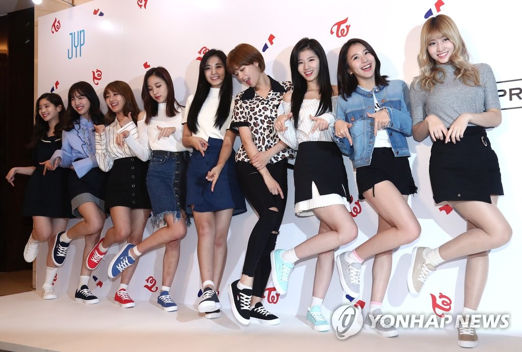 �k��TWICE