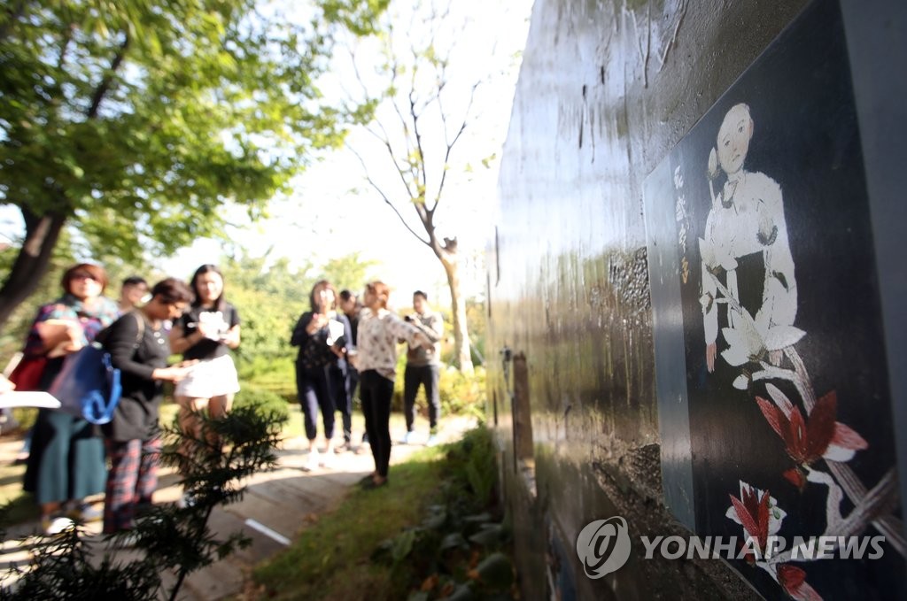 �饻�C�ȪY�༢�w�����`�̾��e�@�~