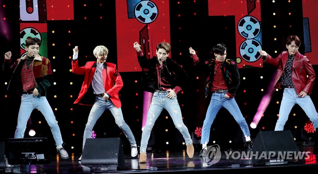 SHINee����o�G�|