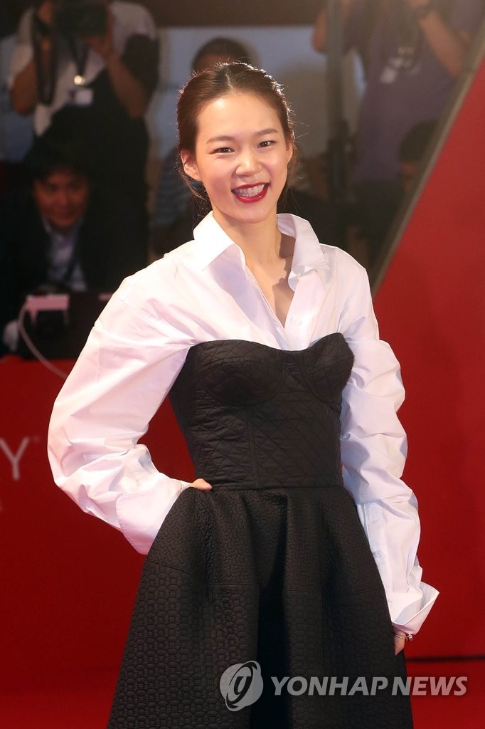 �t��������