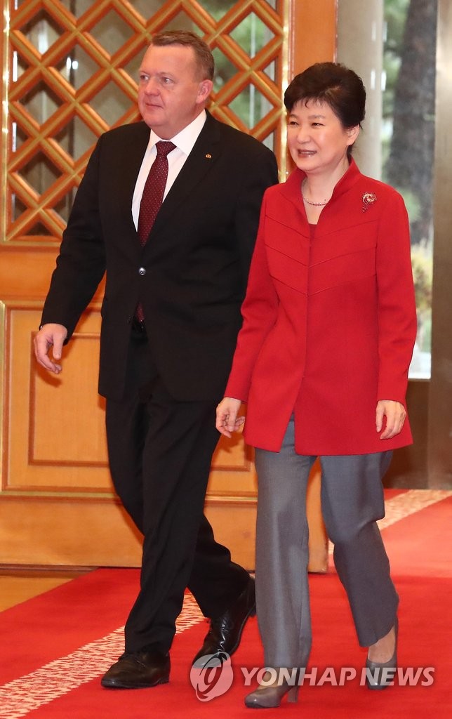 ���Ӵf�|����������