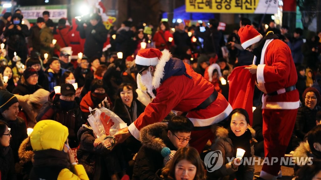 聖誕老人現身反樸集會