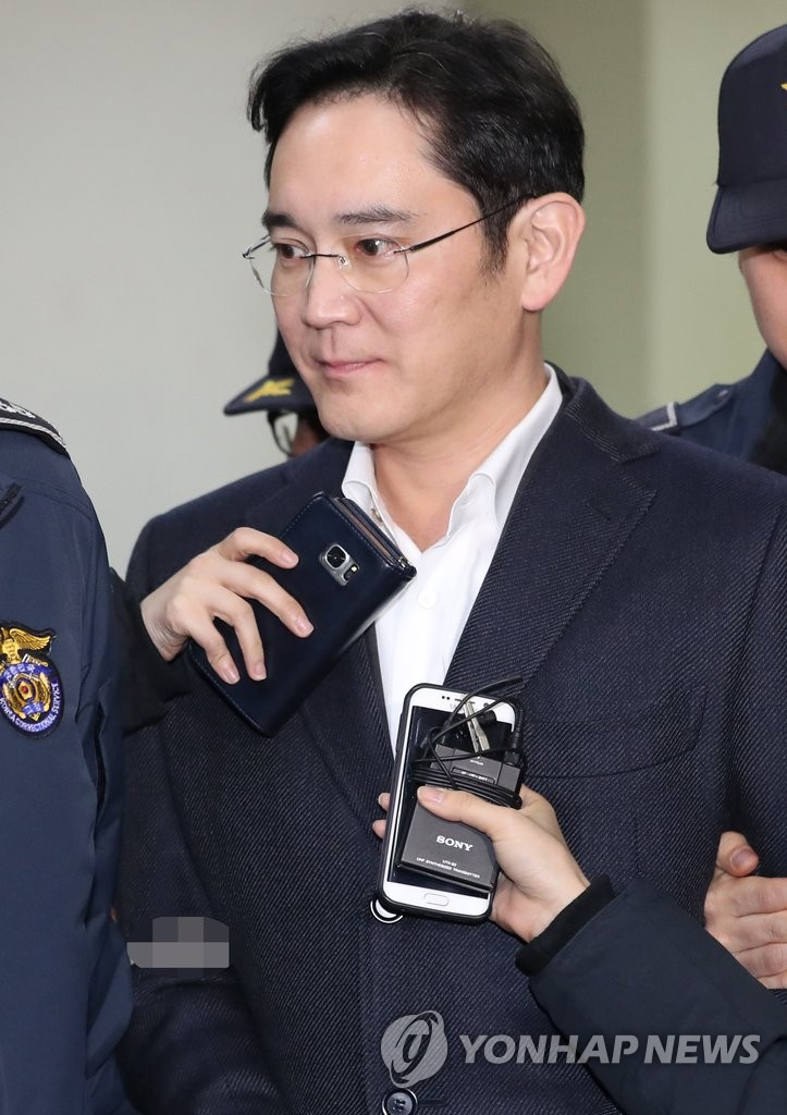 三星掌門受訊後重返看守所