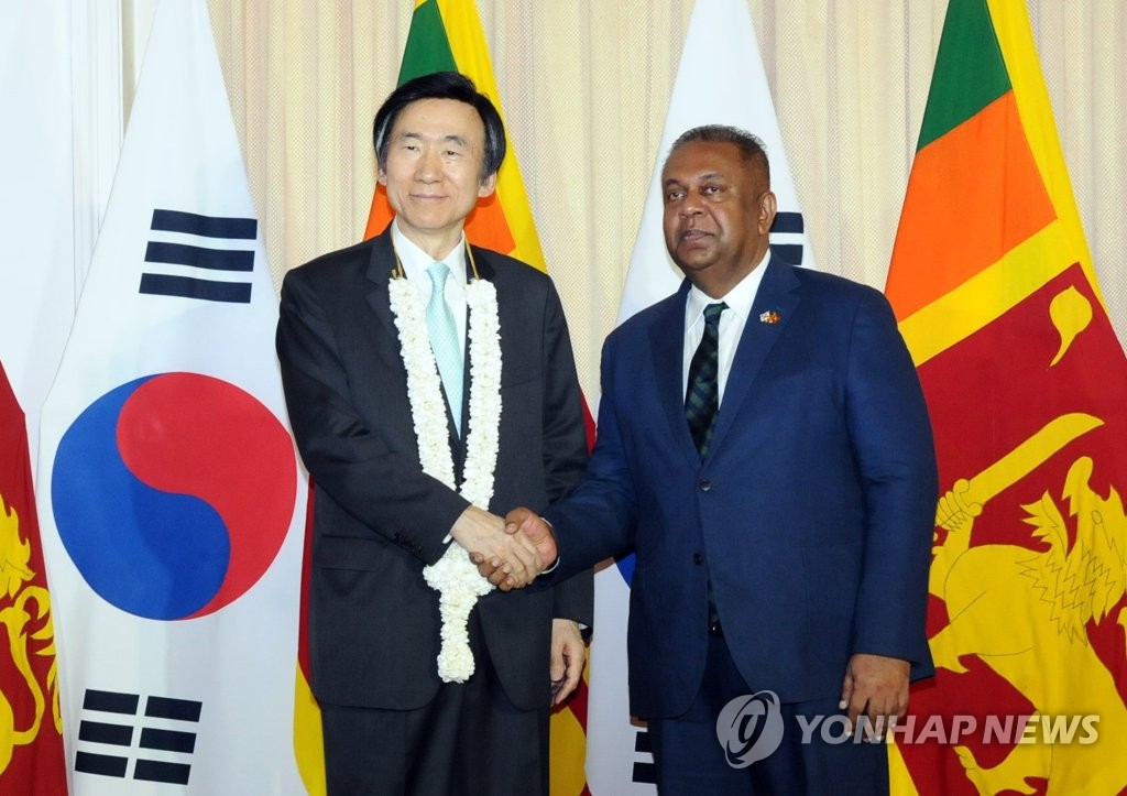 ���������d�~���|