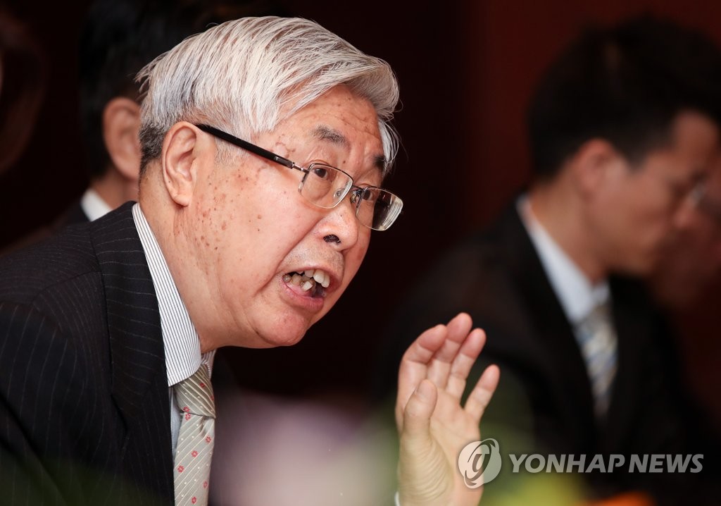 3��22��W�ȡA�b�����sù�s���A���b�n���X�ݪ�����~�泡�e�Ƴ������^�Z�b�s�D�C�����ͷ|�W�o���C�]���p���^