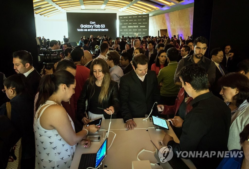 �T�PGalaxy Tab S3�n�������