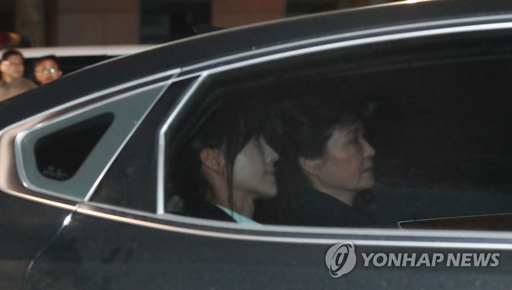 ���Ӵf�e���˹��U