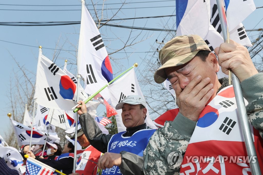 ���Ӵf�䴩�̲\�x�O�̷|